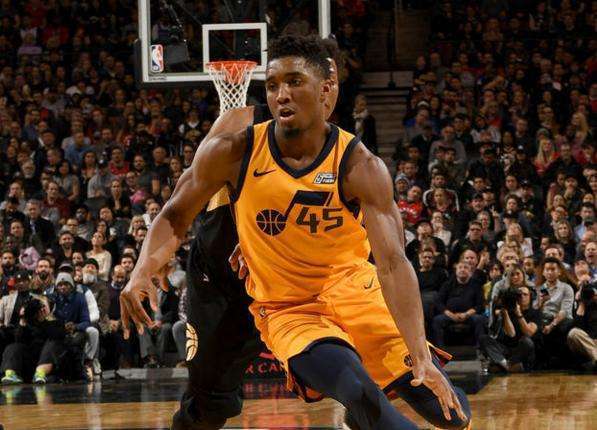 但正如他的 但正如他的